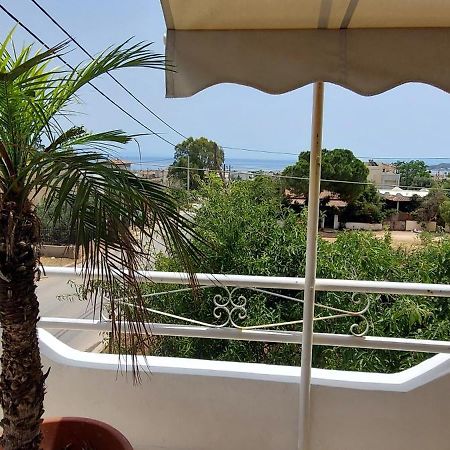 Rena'S Sea View Apartment อาร์เตมีดา ภายนอก รูปภาพ